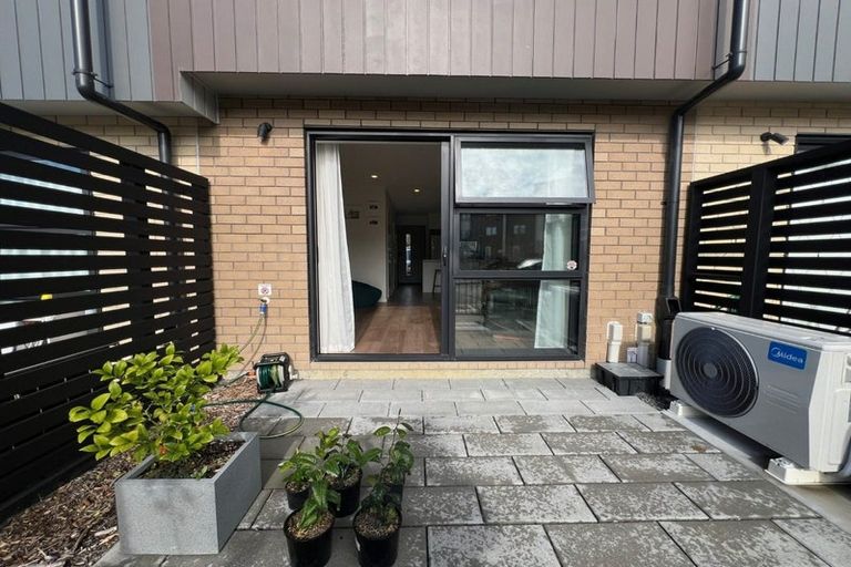 Photo of property in 35 Jabuka Street, Glen Eden, Auckland, 0602