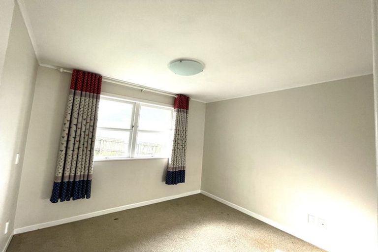 Photo of property in 100 Oakdale Road, Mount Roskill, Auckland, 1041