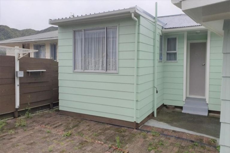 Photo of property in 291a Wellington Road, Wainuiomata, Lower Hutt, 5014