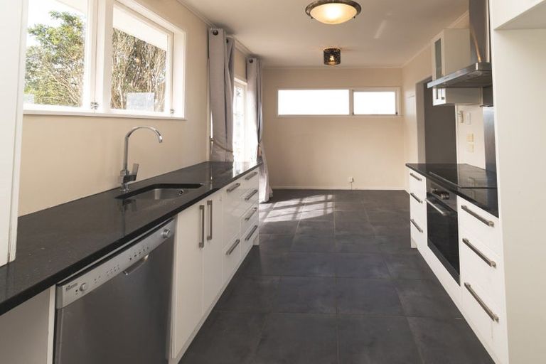 Photo of property in 22 Sycamore Drive, Sunnynook, Auckland, 0620