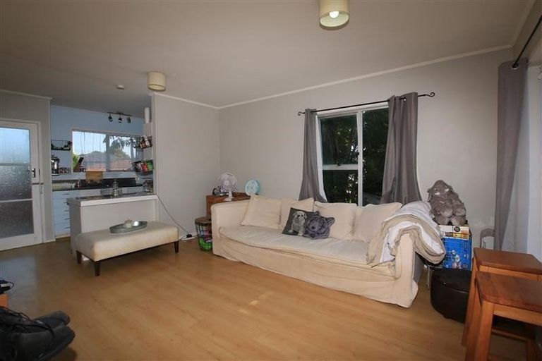 Photo of property in 6/25 West Coast Road, Glen Eden, Auckland, 0602