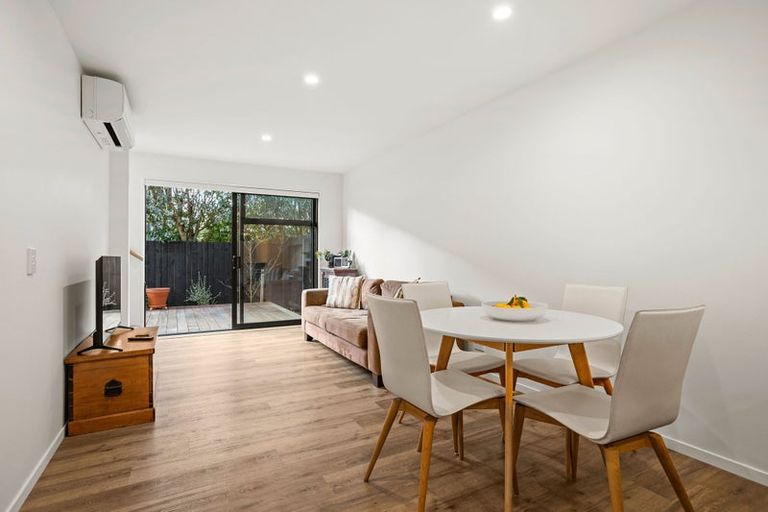 Photo of property in 2/21 Mersey Street, St Albans, Christchurch, 8014