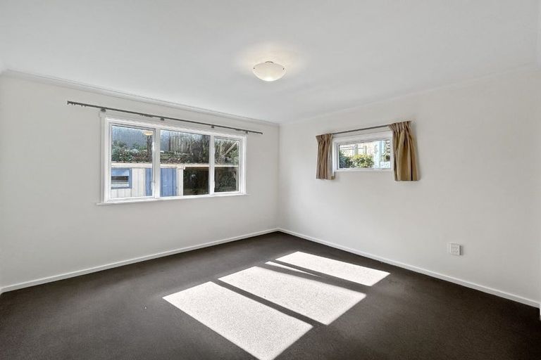 Photo of property in 5 Upjohn Street, Brooklands, New Plymouth, 4310