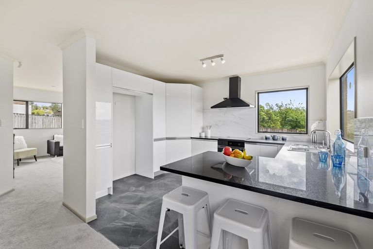 Photo of property in 14b Waimumu Road, Massey, Auckland, 0614