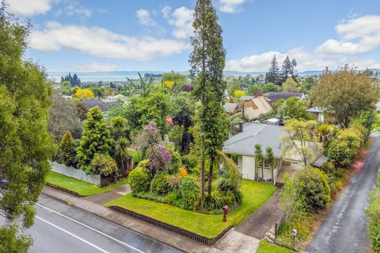 Photo of property in 122 Tarawera Road, Lynmore, Rotorua, 3010