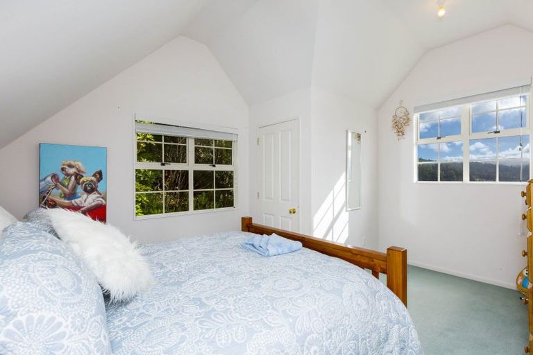 Photo of property in 6 Hobbit Lane, Pinehaven, Upper Hutt, 5371