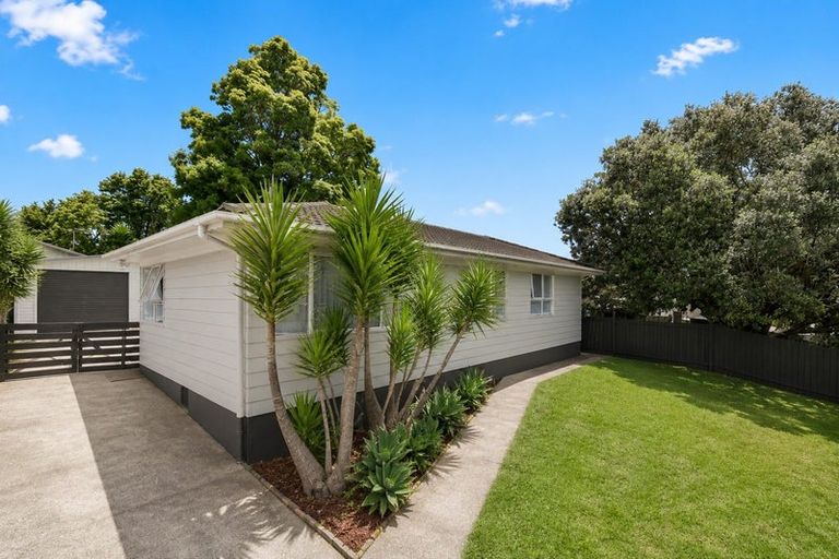 Photo of property in 3 Smedley Street, Manurewa, Auckland, 2102