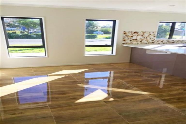 Photo of property in 1 Takahe Avenue, Takanini, 2112