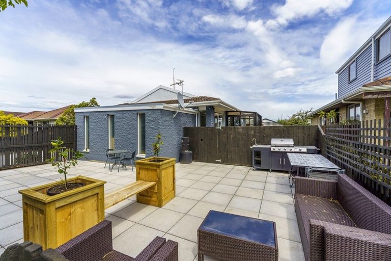 Photo of property in 1/185 Queenspark Drive, Parklands, Christchurch, 8083