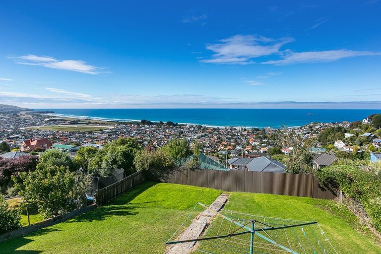 Photo of property in 137 Easther Crescent, Kew, Dunedin, 9012
