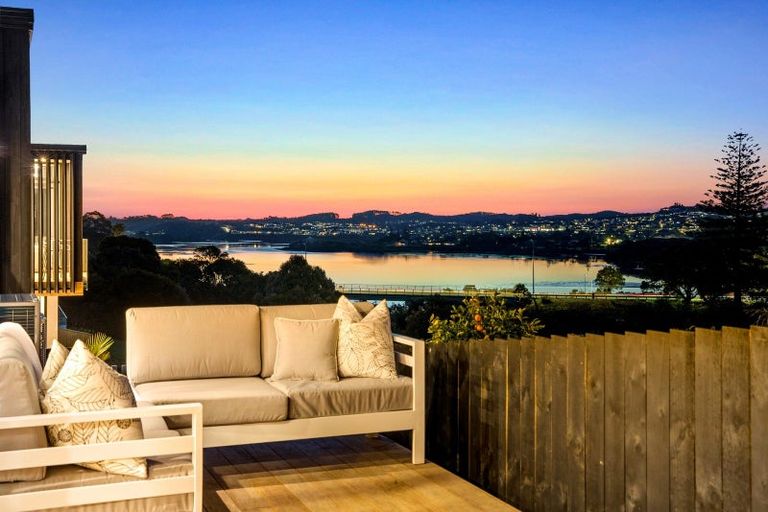 Photo of property in 45a Rosario Crescent, Red Beach, 0932