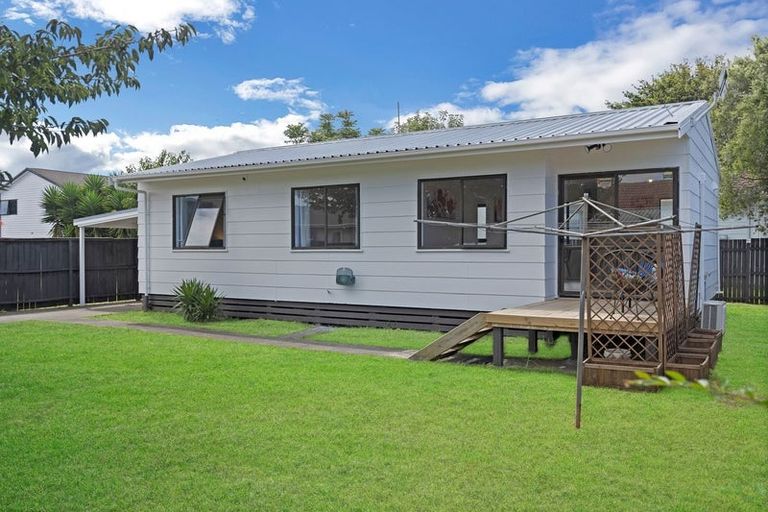 Photo of property in 2/17 Kent Road, Manurewa, Auckland, 2102