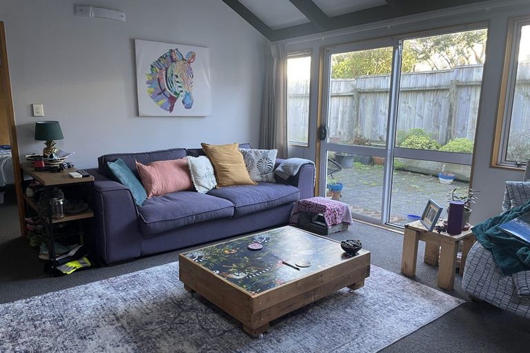 Photo of property in 196 Dowse Drive, Maungaraki, Lower Hutt, 5010