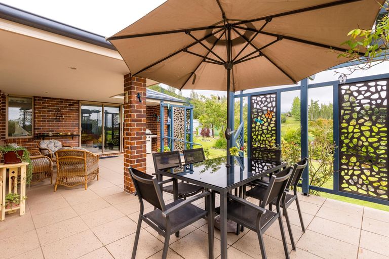 Photo of property in 151 Garlands Road, Waimate, 7979