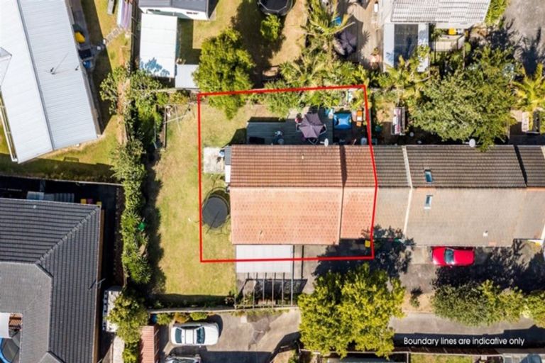Photo of property in 3/1 Gatman Street, Birkdale, Auckland, 0626