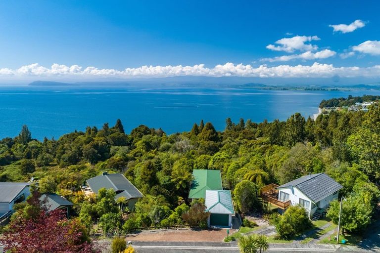 Photo of property in 16 Kamahi Terrace, Omori, Turangi, 3381