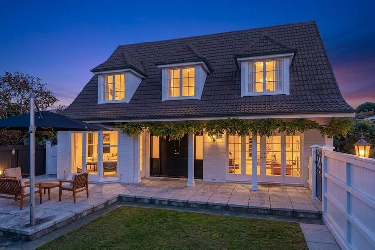 Photo of property in 96 Glandovey Road, Fendalton, Christchurch, 8052