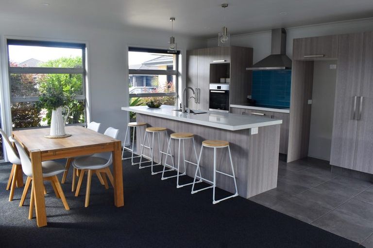 Photo of property in 20 Rainey Crescent, Papamoa Beach, Papamoa, 3118