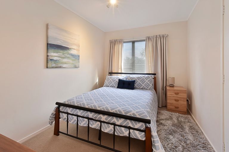 Photo of property in 1/15 Roys Road, Weymouth, Auckland, 2103