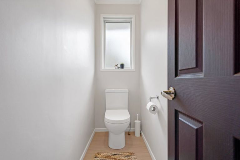 Photo of property in 6 Ancona Lane, Goodwood Heights, Auckland, 2105