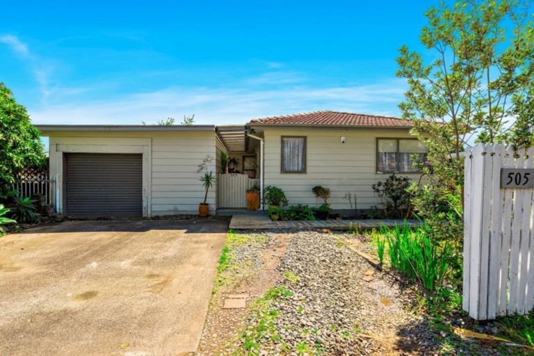 Photo of property in 505 Swanson Road, Ranui, Auckland, 0612