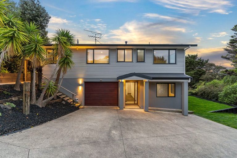 Photo of property in 19 Reydon Place, Cockle Bay, Auckland, 2014