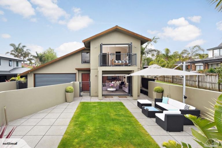 Photo of property in 48a Picasso Drive, West Harbour, Auckland, 0618