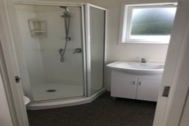 Photo of property in 6a Channel View Road, Campbells Bay, Auckland, 0630