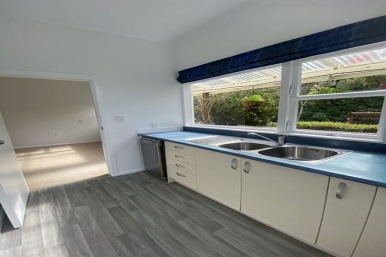 Photo of property in 28 Delhi Crescent, Khandallah, Wellington, 6035