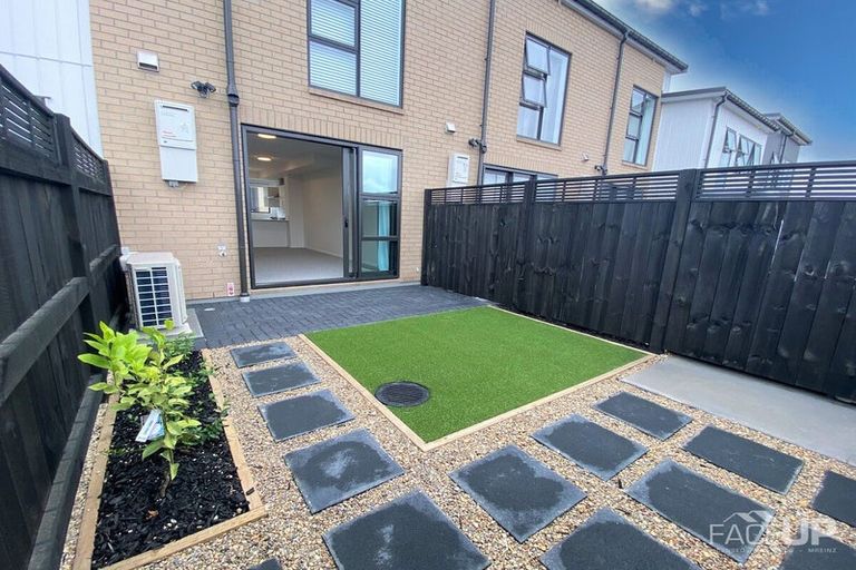 Photo of property in 82 Manarini Road, Westgate, Auckland, 0614