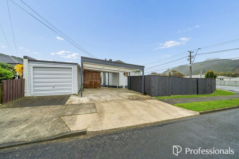Photo of property in 2 Short Street, Wainuiomata, Lower Hutt, 5014
