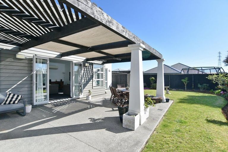 Photo of property in 9 Churchill Drive, Rangiora, 7400