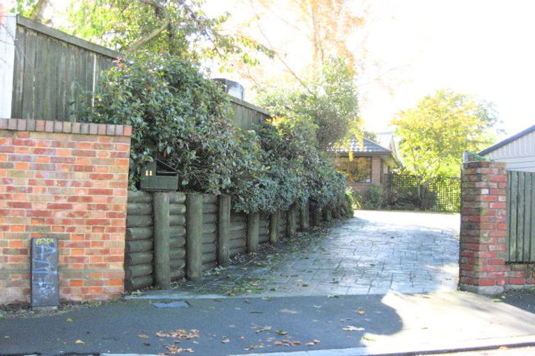 Photo of property in 11 Fifield Terrace, Waltham, Christchurch, 8023