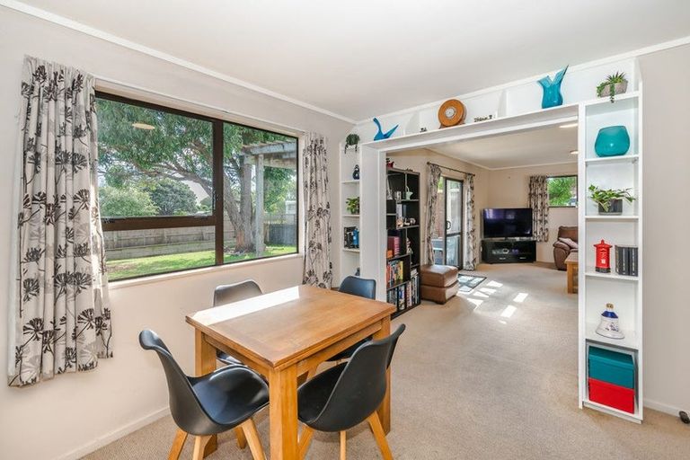 Photo of property in 18 Rosewood Place, Paraparaumu, 5032
