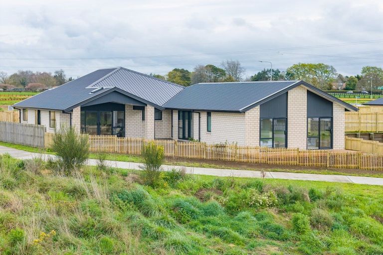 Photo of property in 19b Silverwood Lane, Leamington, Cambridge, 3495