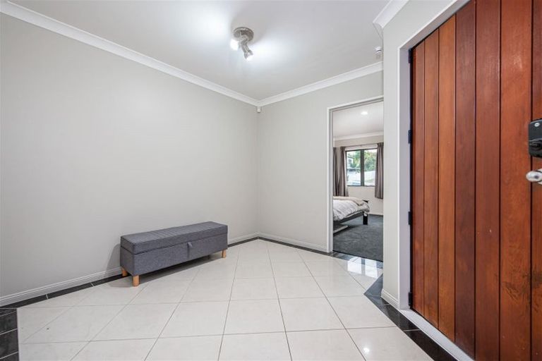 Photo of property in 86 San Valentino Drive, Henderson, Auckland, 0612