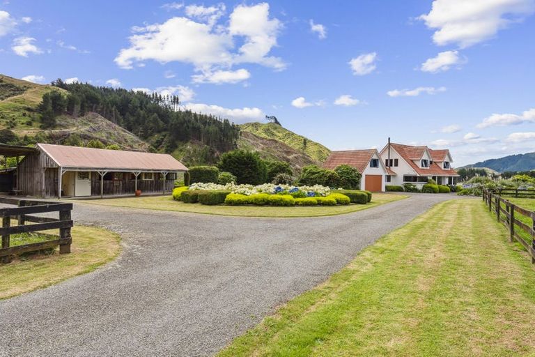 Photo of property in 156 Akatarawa Road, Reikorangi, Waikanae, 5391