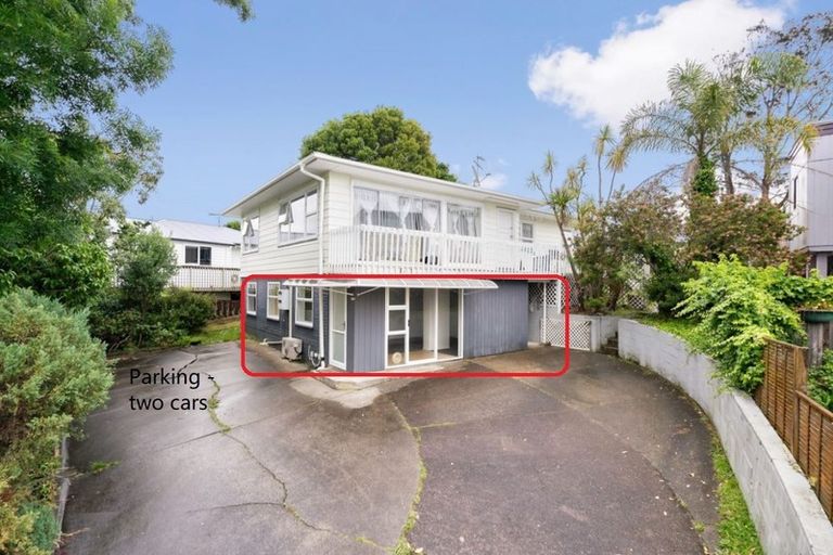 Photo of property in 137 Gossamer Drive, Pakuranga Heights, Auckland, 2010