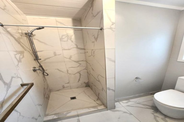 Photo of property in 7a Litchfield Place, Clarks Beach, 2122