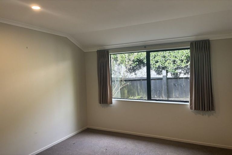Photo of property in 12 Arthur Carwen Place, Pukekohe, 2120