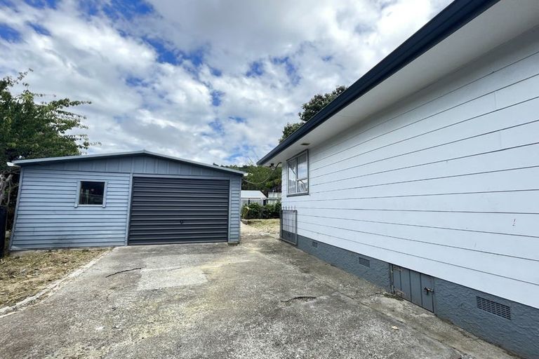 Photo of property in 20 Woolwich Close, Whitby, Porirua, 5024