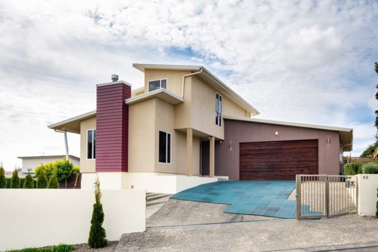Photo of property in 68 Rochfort Road, Havelock North, 4130
