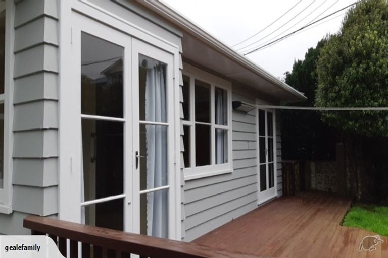 Photo of property in 23 Seatoun Heights Road, Miramar, Wellington, 6022