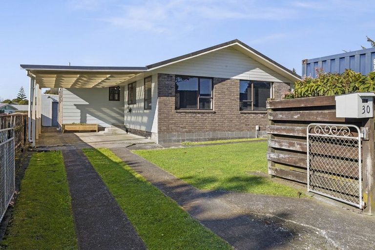 Photo of property in 30 Rahiri Street, Waitara, 4320