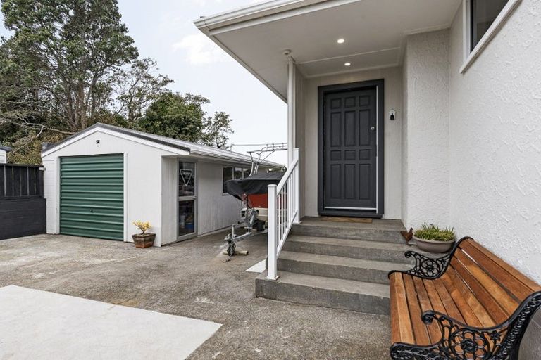 Photo of property in 209a Frankley Road, Frankleigh Park, New Plymouth, 4310