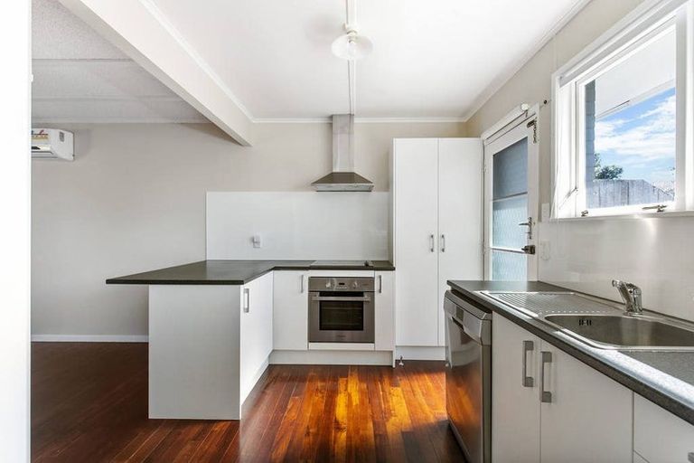 Photo of property in 366a Great South Road, Opaheke, Papakura, 2113