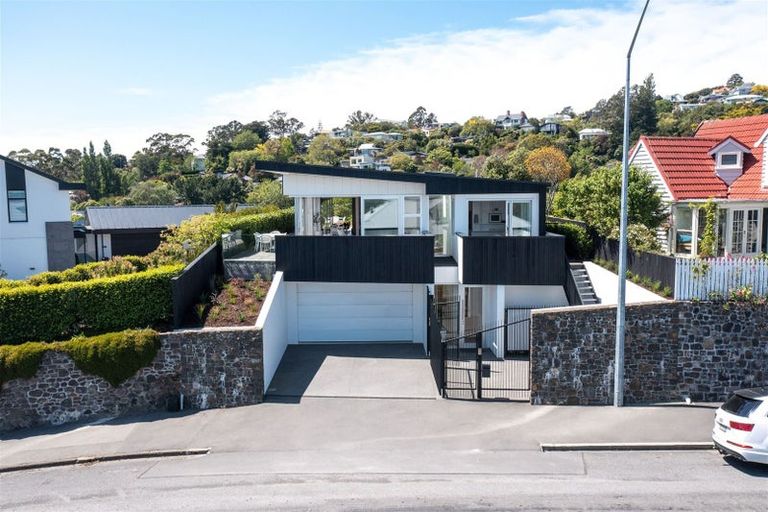 Photo of property in 39 Hackthorne Road, Cashmere, Christchurch, 8022
