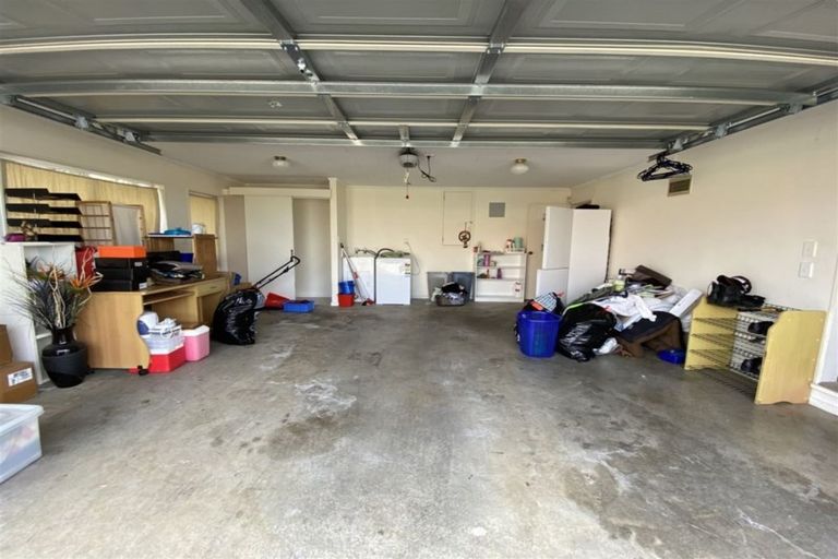 Photo of property in 2/12 Kells Place, Botany Downs, Auckland, 2010