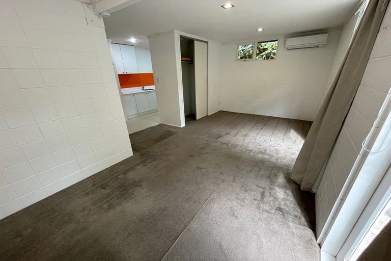 Photo of property in 32 James Street, Bayview, Auckland, 0629