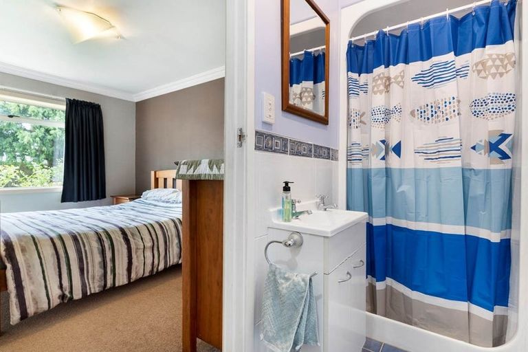 Photo of property in 31 Prince Regent Drive, Half Moon Bay, Auckland, 2012